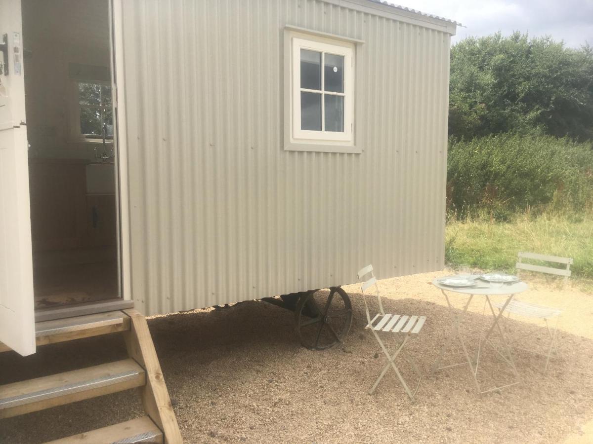 Romantic Secluded Shepherd Hut Hares Rest Southwick  Exteriér fotografie